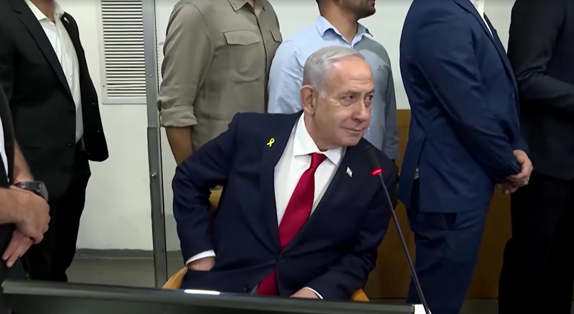 Netanyahu retorna ao tribunal em Israel após Trump pedir anulação de julgamento por corrupção