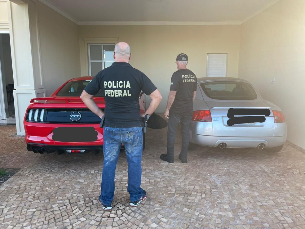 Polícia Federal e o Gaeco deflagraram operação contra quadrilha suspeita de tráfico de drogas e lavagem de dinheiro — Foto: Polícia Federal