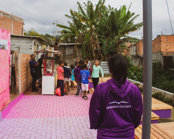 Morador do Jardim Mazza transforma linhas de ônibus em cenário de jogos  realistas nas periferias - Desenrola e Não Me Enrola