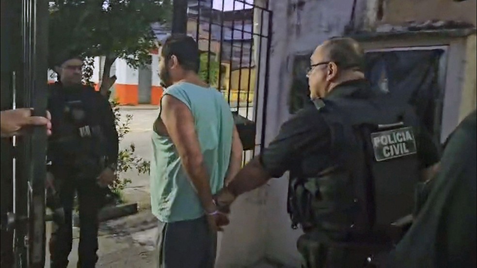Homem é preso na Operação Caminhos do Cobre — Foto: Reprodução/TV Globo