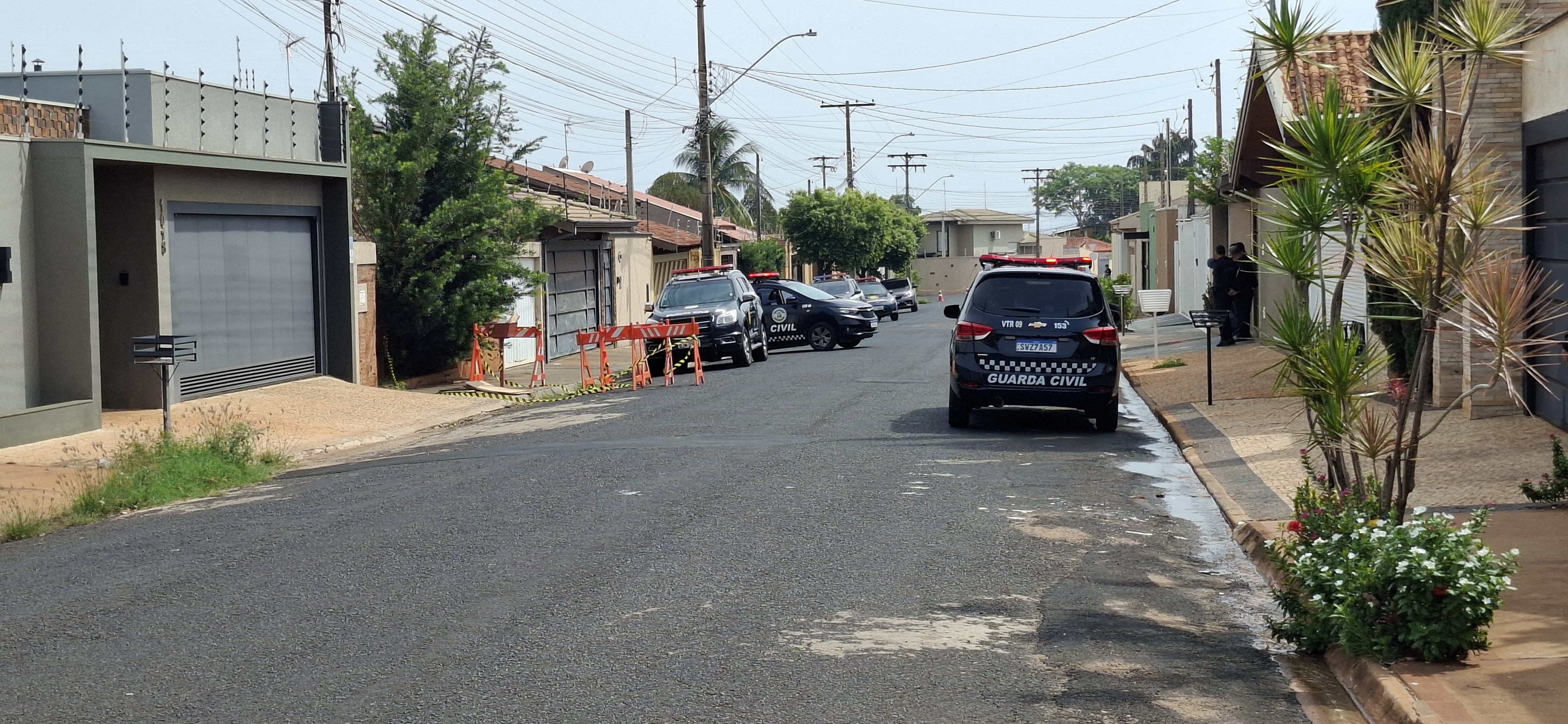 Polícia reconstitui mortes de namorado e ex-marido de professora de estética no interior de SP