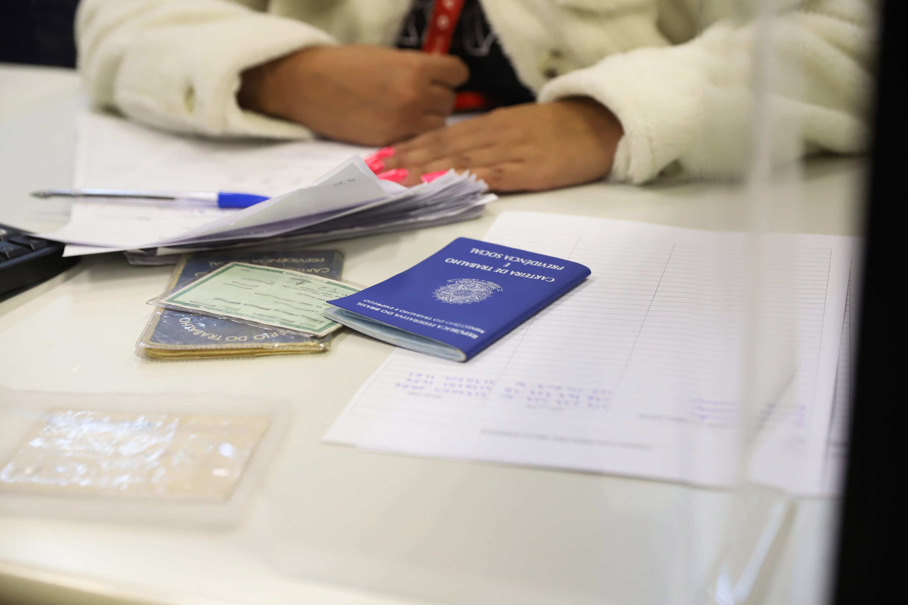 Quase 400 vagas de emprego são oferecidas para mulheres em Salvador; veja como se inscrever