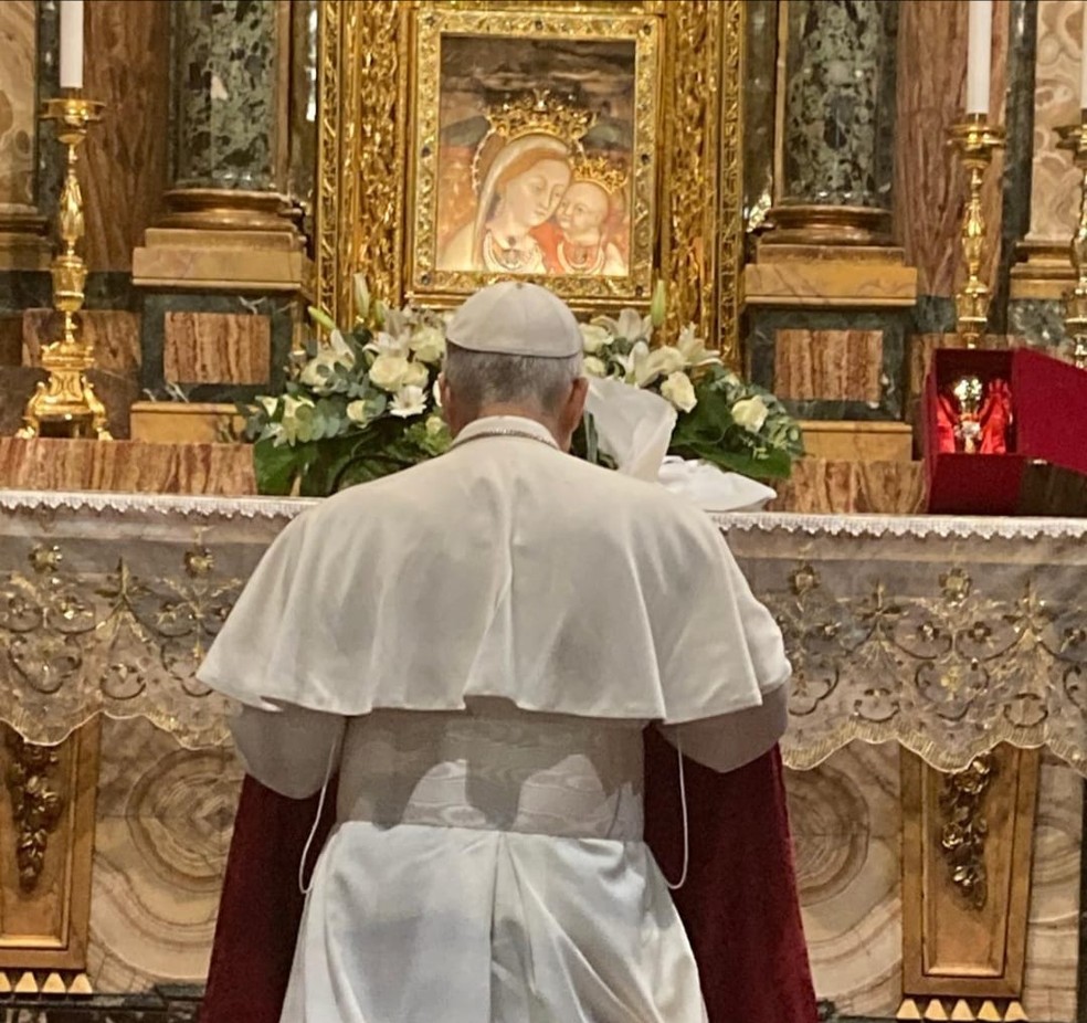 O papa Leão XIV em visita ao santuário de Nossa Senhora do Bom Conselho, em Genazzano — Foto: Reprodução