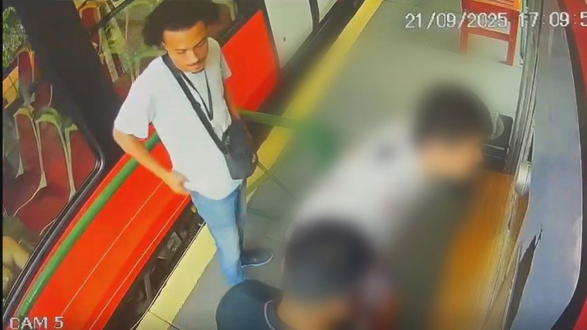 Polícia prende homem por extorsão contra turistas na Estrada das Paineiras