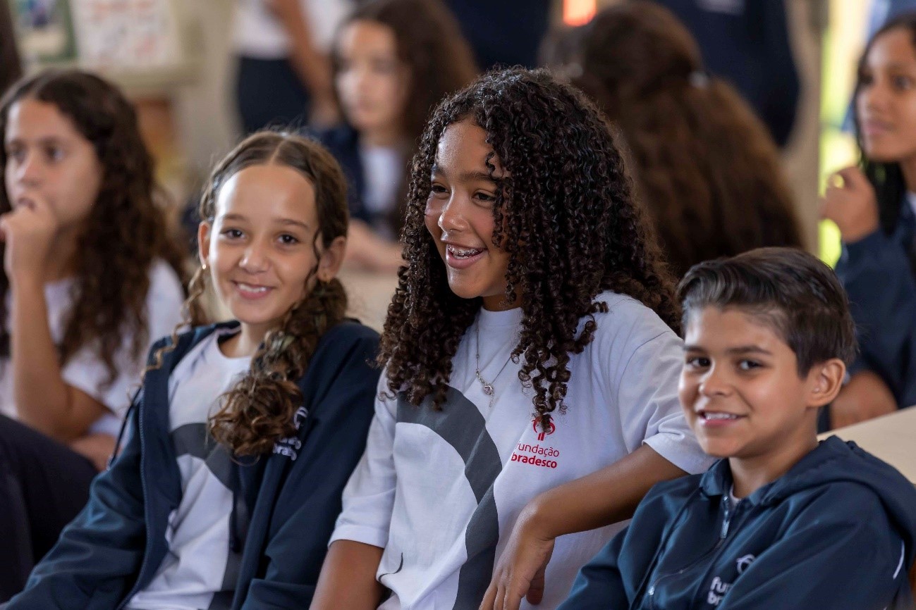 Pioneira na proibição do uso de celulares, Fundação Bradesco compartilha desafios e avanços educacionais