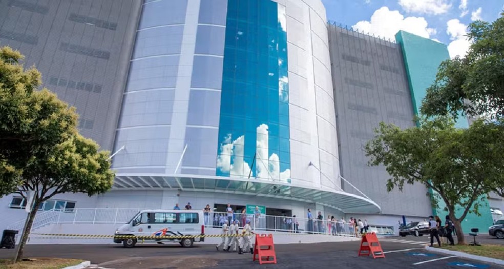 3 de 4
Pai e filho foram levados para o Hospital das Cl&iacute;nicas de Botucatu ap&oacute;s ataque de abelhas &mdash; Foto: Divulga&ccedil;&atilde;o