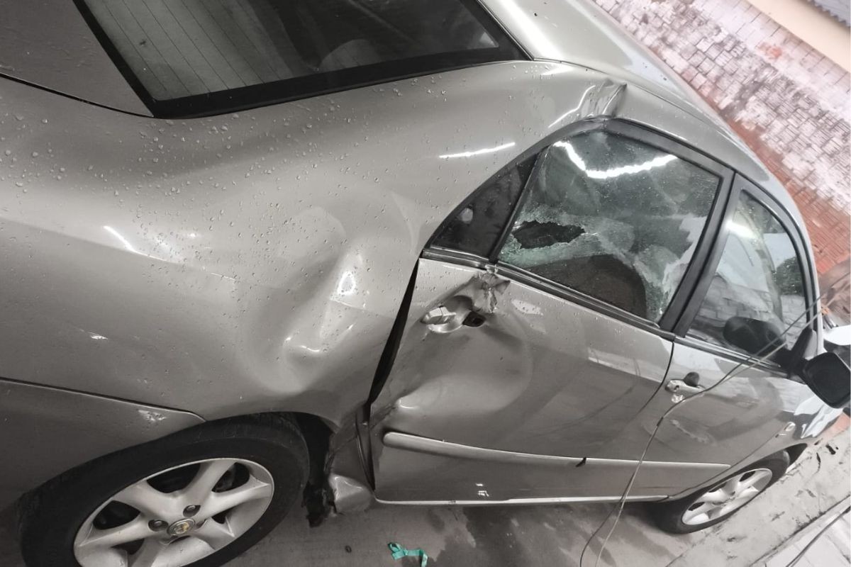 Motorista foge após bater carro com mais de 240 kg droga em MS; veja vídeo