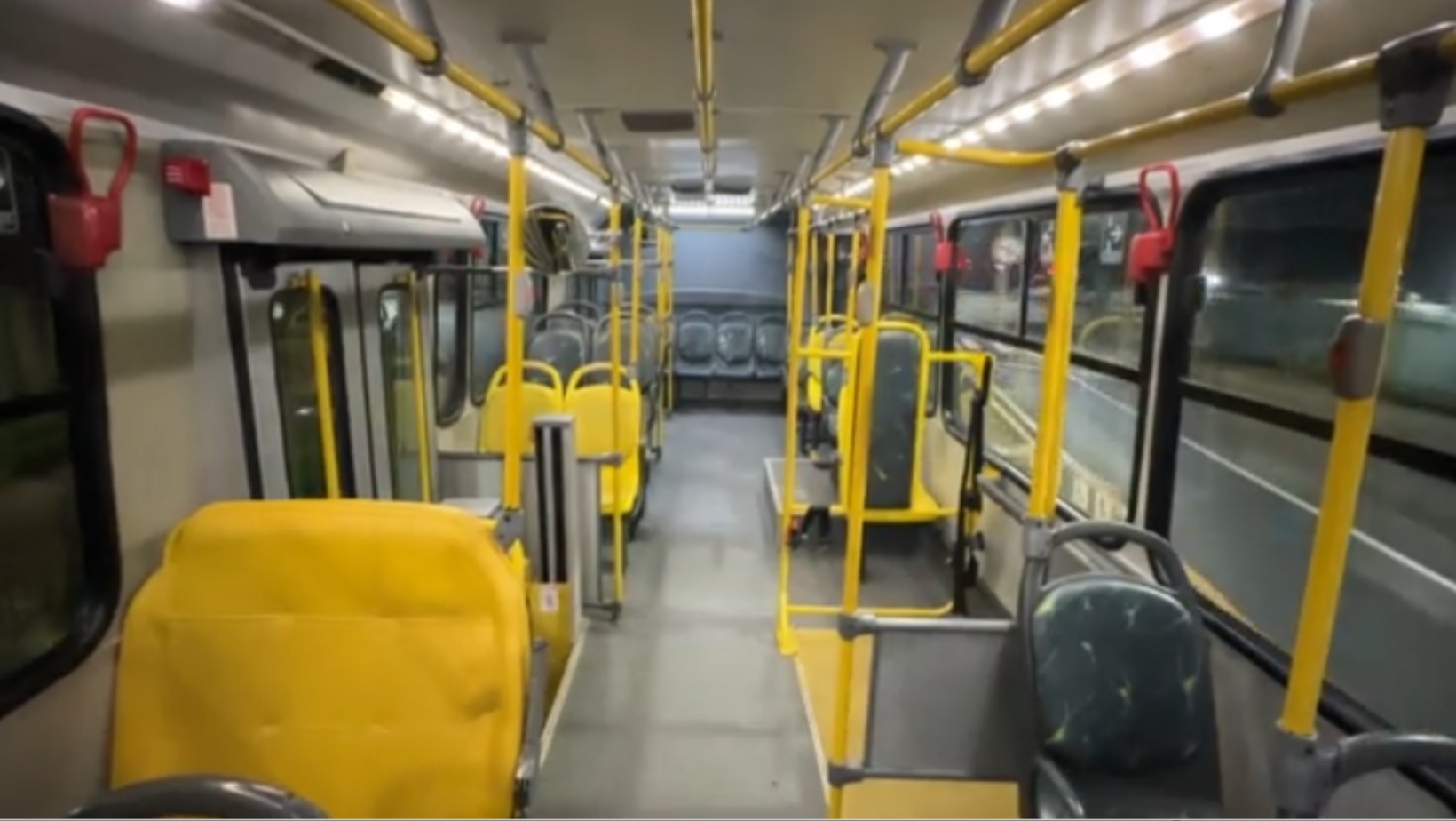Primeira madrugada com ônibus 24 horas em São José dos Campos tem movimento baixo