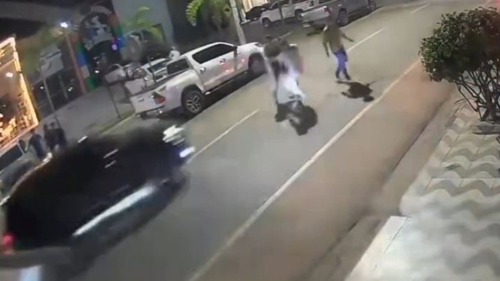 Romário Raoni Pereira Agostinho, de 31 anos, atropelou um grupo de propósito após uma briga na saída de uma festa em Juazeiro do Norte. Um servidor público morreu e outro homem ficou gravemente ferido. — Foto: Reprodução