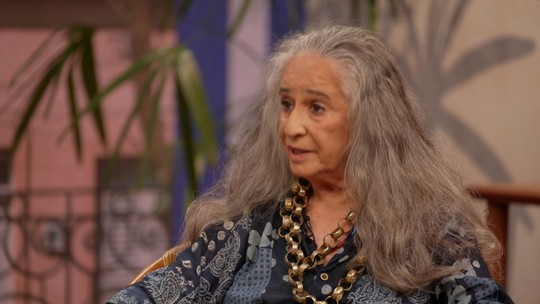 'Fiquei um ano e meio sem cantar': Bethânia revela por que abandonou os palcos e o que a fez retornar - Artista conta como o peso de um sucesso a fez deixar os holofotes temporariamente e condição que impôs para voltar.