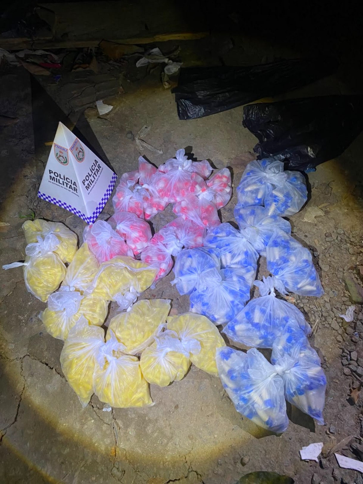Mais de mil cápsulas de cocaína são apreendidas em Angra dos Reis 