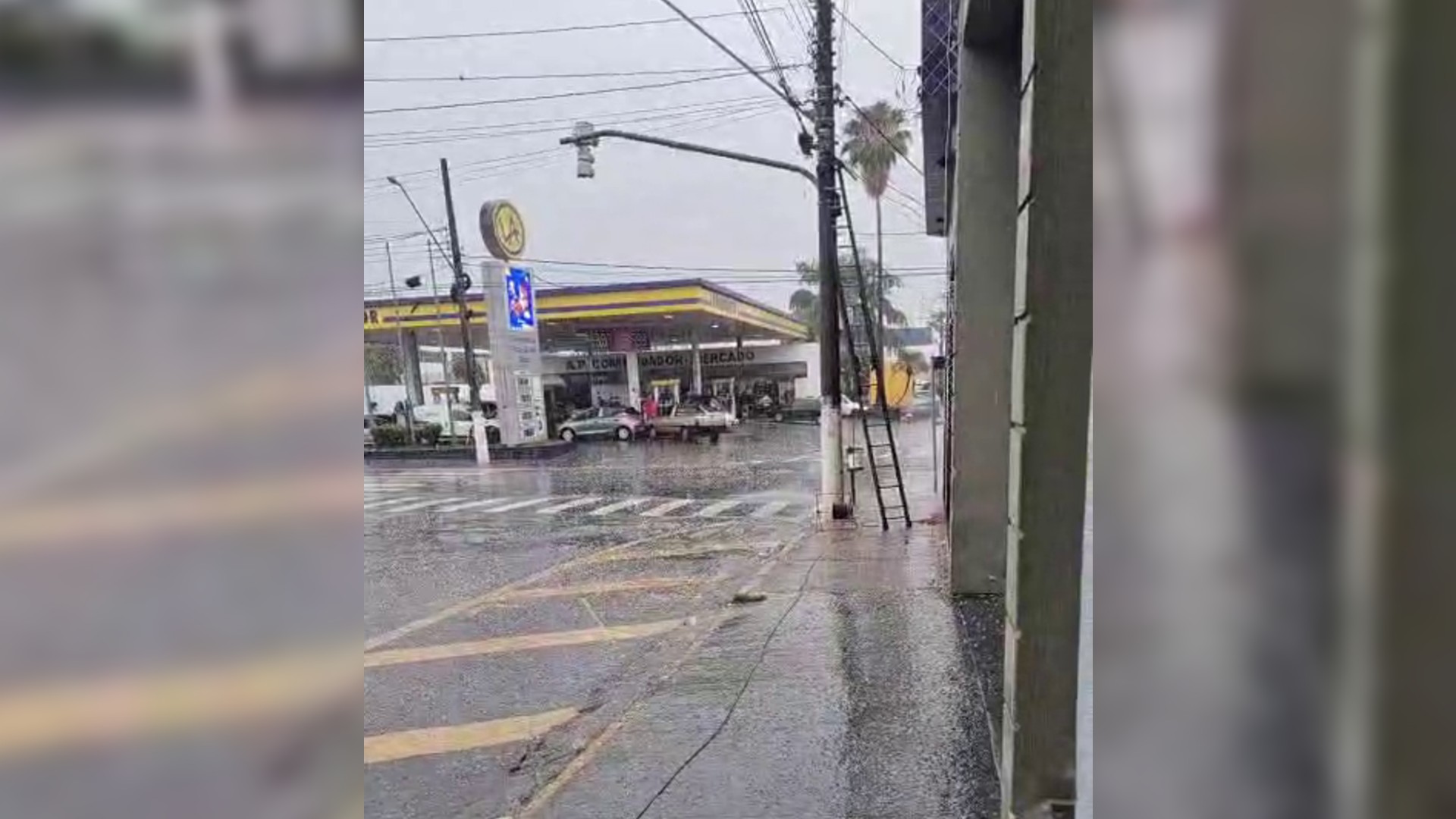 Tatuí e Sorocaba têm chuva de granizo e alagamentos; vídeo