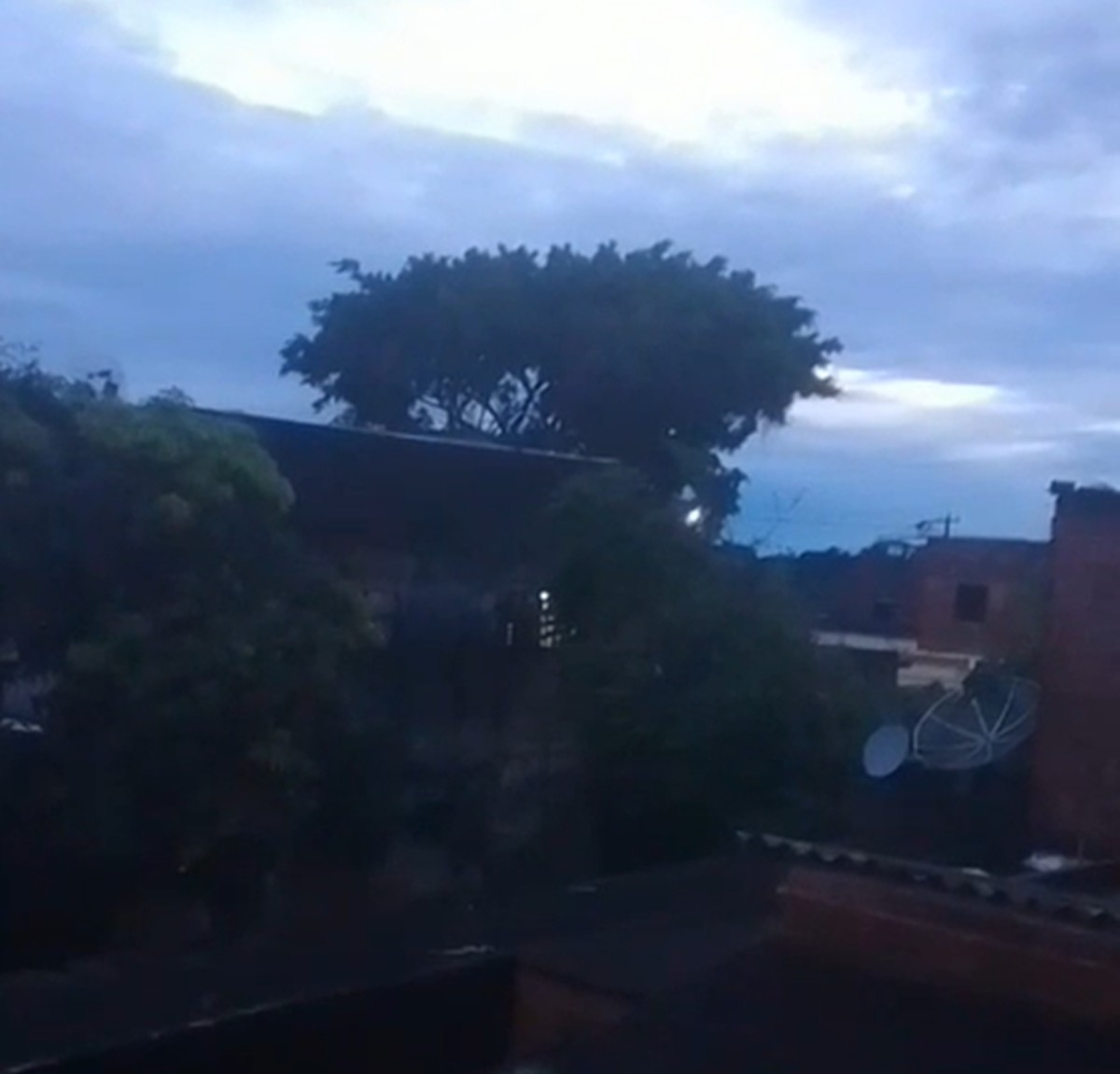 Moradores relatam medo após confrontos entre facções em Guarus, Campos