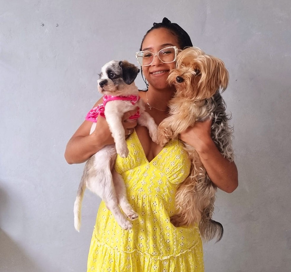 Ana Carolina de Moraes Guerra da Silva com a Zoe e o Thor — Foto: Ana Carolina de Moraes Guerra da Silva