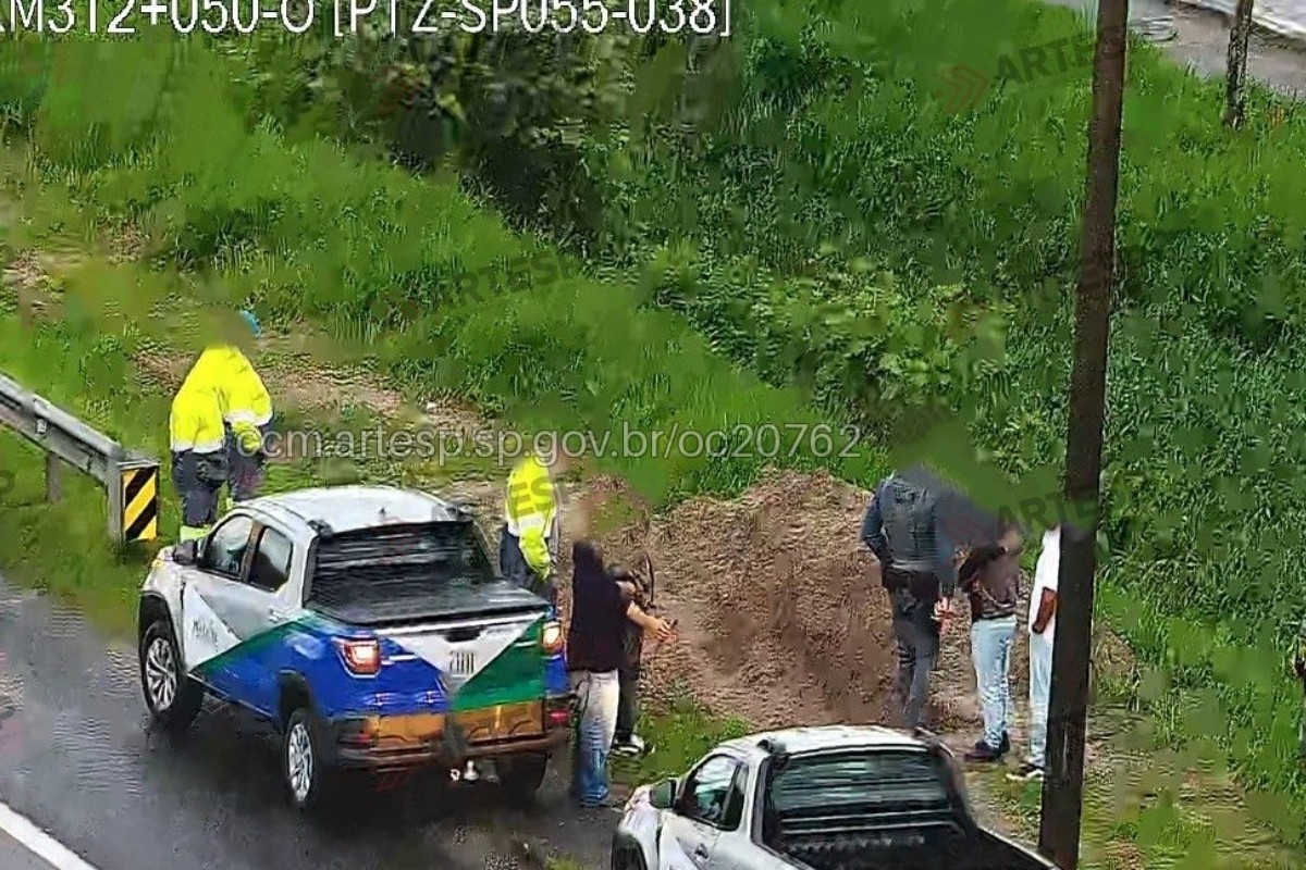 Homem é encontrado morto com fio enrolado no pescoço às margens de rodovia em SP