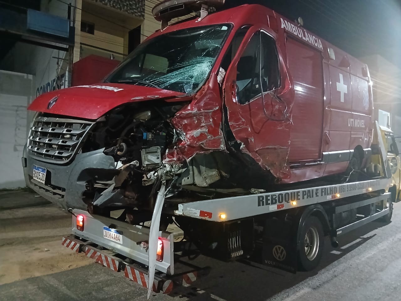 Delegado é detido após se envolver em acidente com ambulância na BR-343, no Piauí