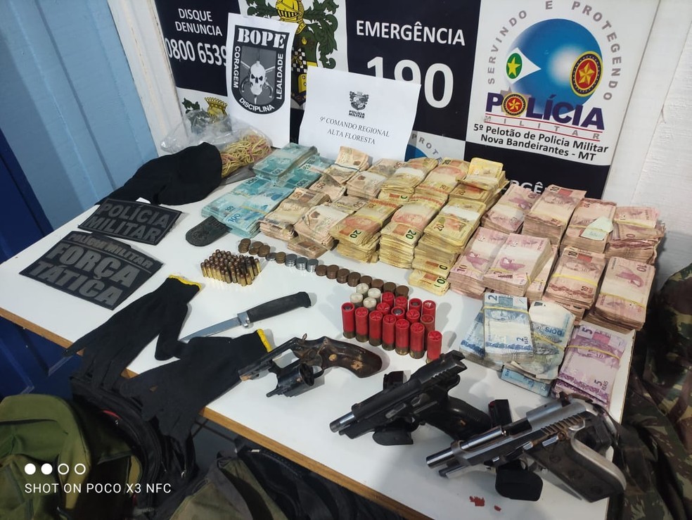 Dinheiro foi recuperado pela polícia em Nova Bandeirantes — Foto: Assessoria