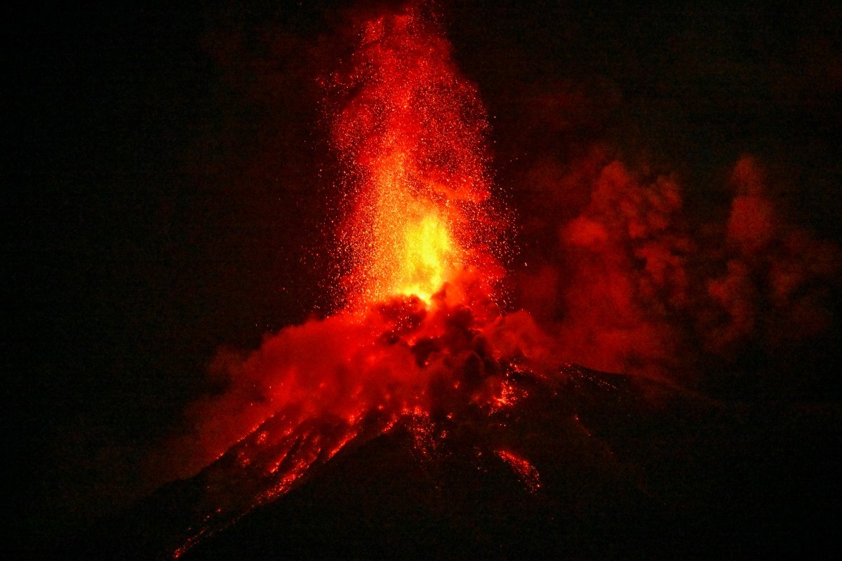 Guatemala declara alerta de 'perigo' após erupção de vulcão