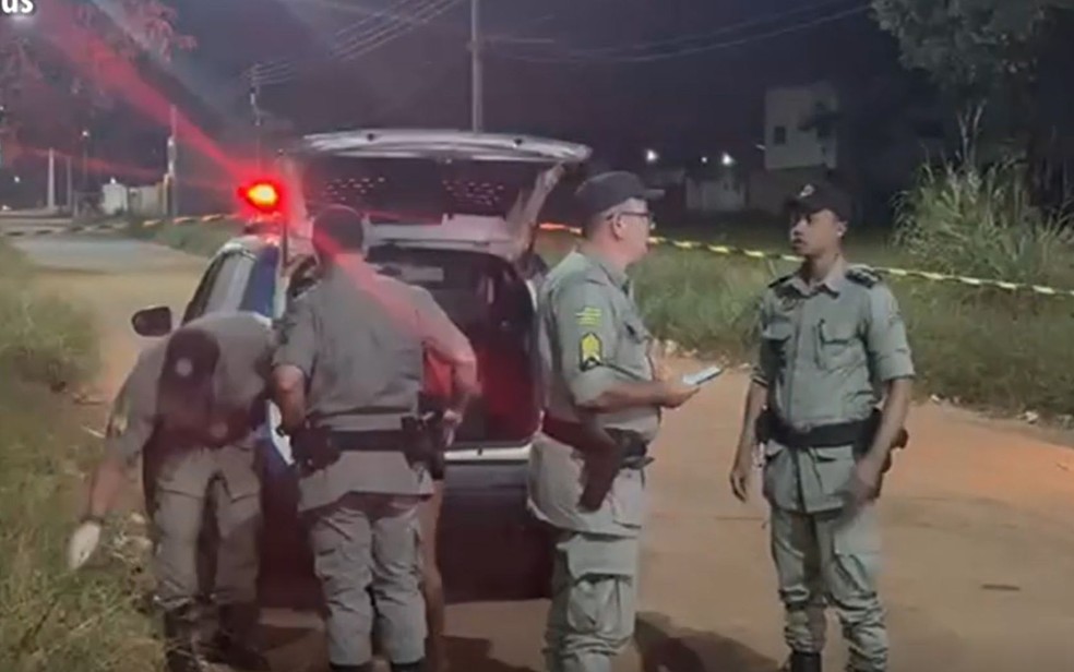 Polícia Militar prende suspeita logo após homem ser morto em Cidade Ocidental — Foto: Reprodução/TV Anhanguera