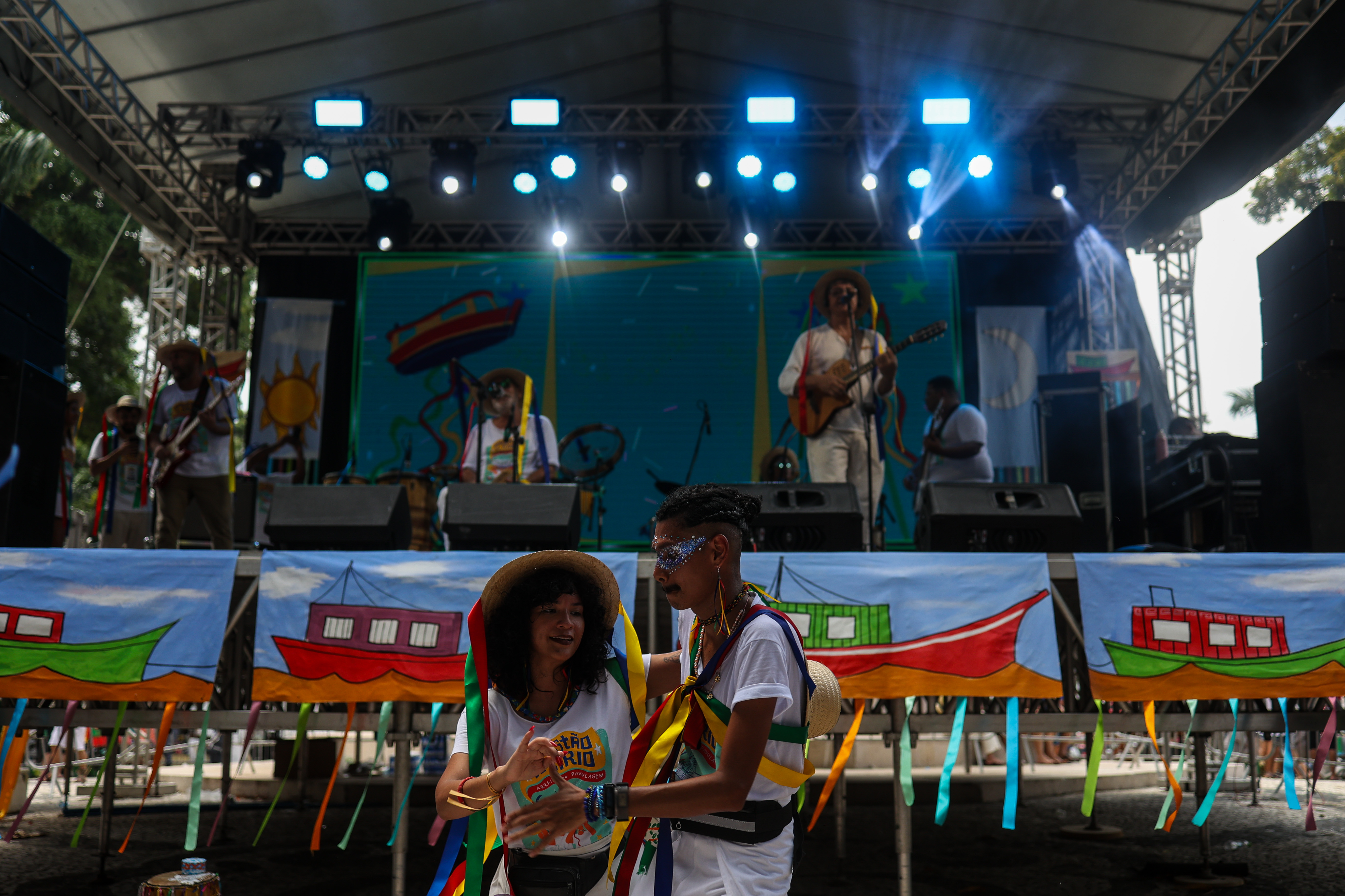 Arraial do Pavulagem faz show especial na gravação do programa Sons do Pará, em Belém