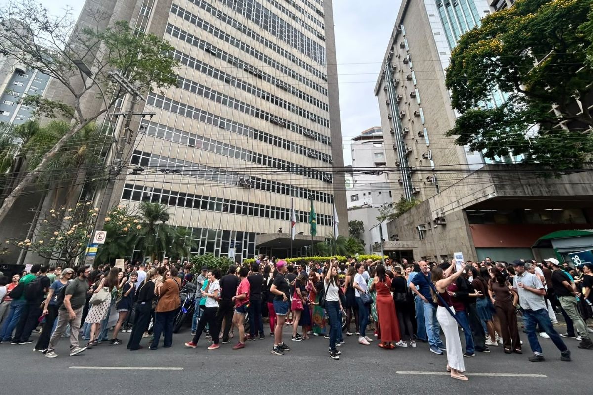 Audiência no TRT termina sem acordo entre sindicatos de professores e escolas particulares 