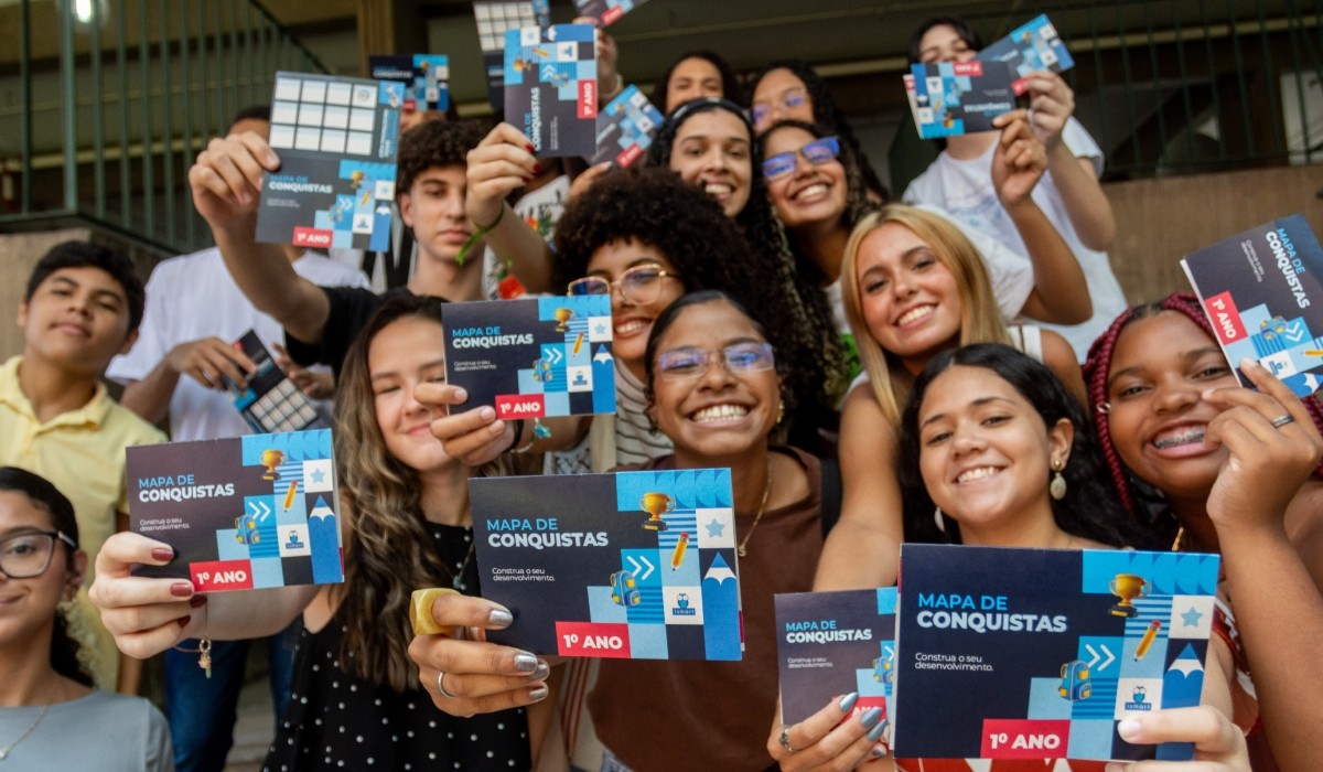 Programa oferta curso gratuito em tecnologia, programação e redação para estudantes do AM