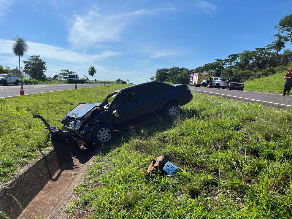 Duas pessoas morrem em acidente na rodovia Marechal Rondon em Mirandópolis (SP) — Foto: Polícia Rodoviária/Divulgação