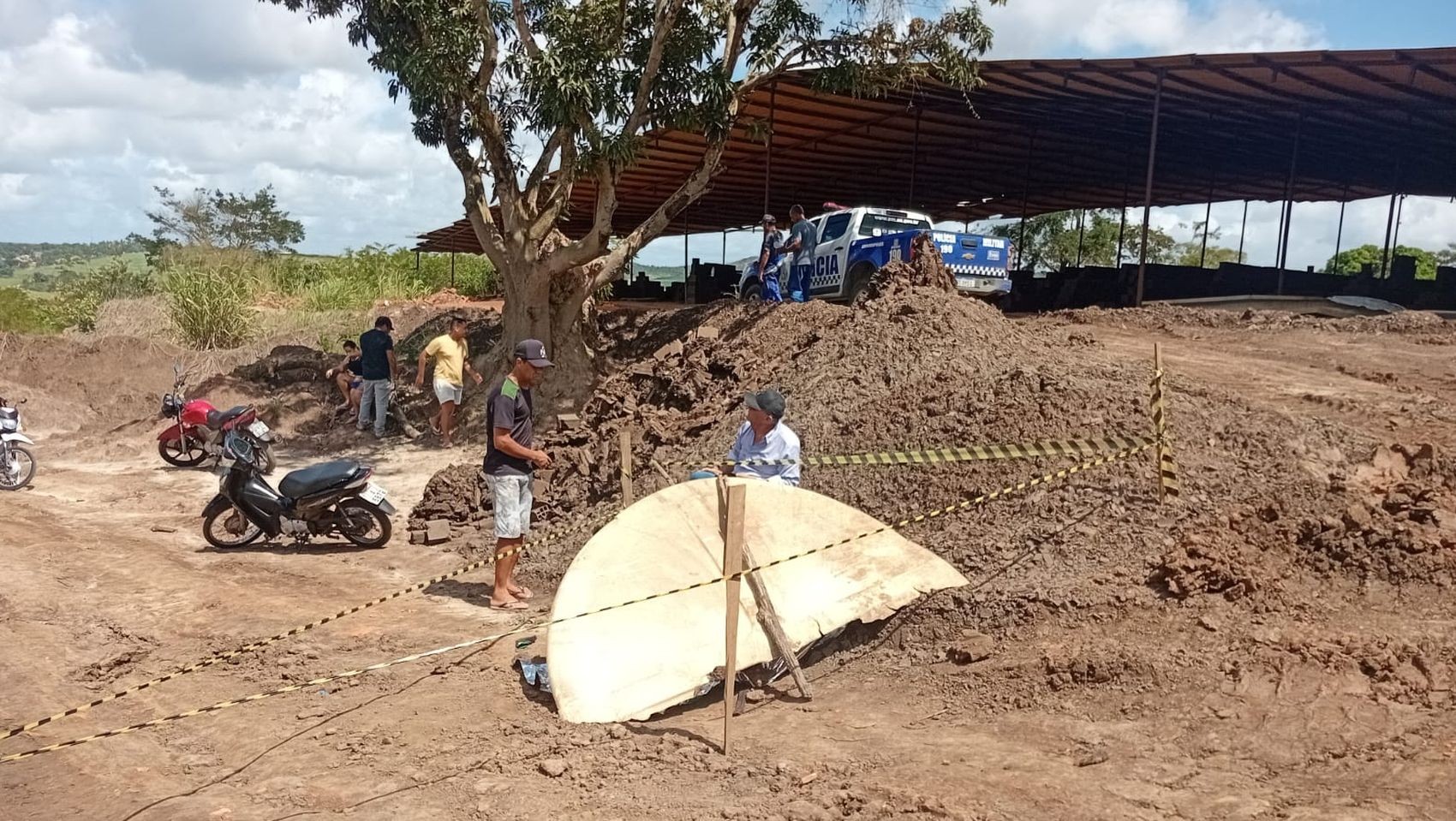 Idoso de 71 anos morre após ser esmagado por retroescavadeira em Siriri