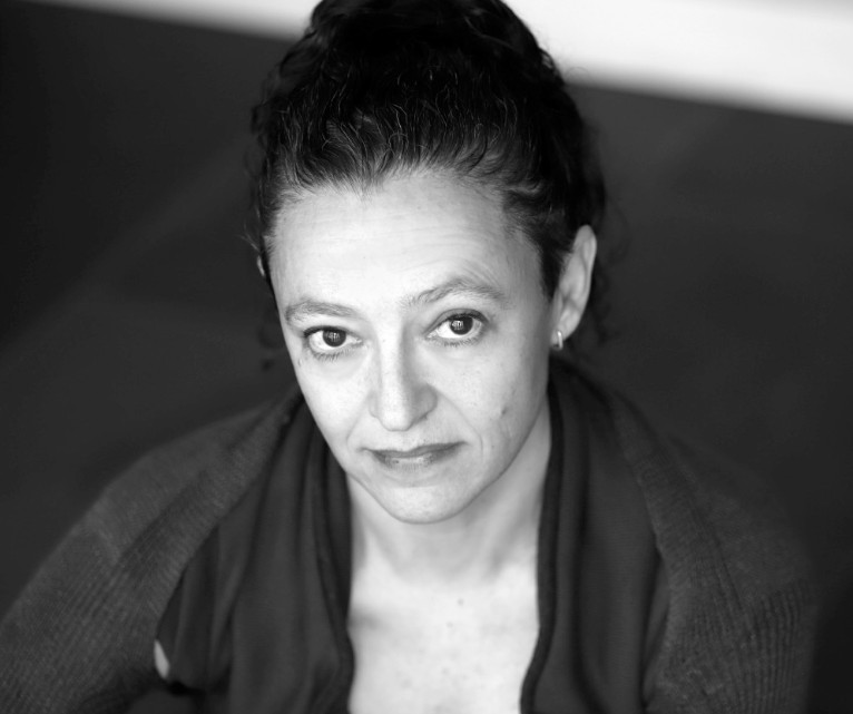 Entre o Chile e a Palestina: Lina Meruane lança dois livros na Bienal e fala sobre memória e identidade