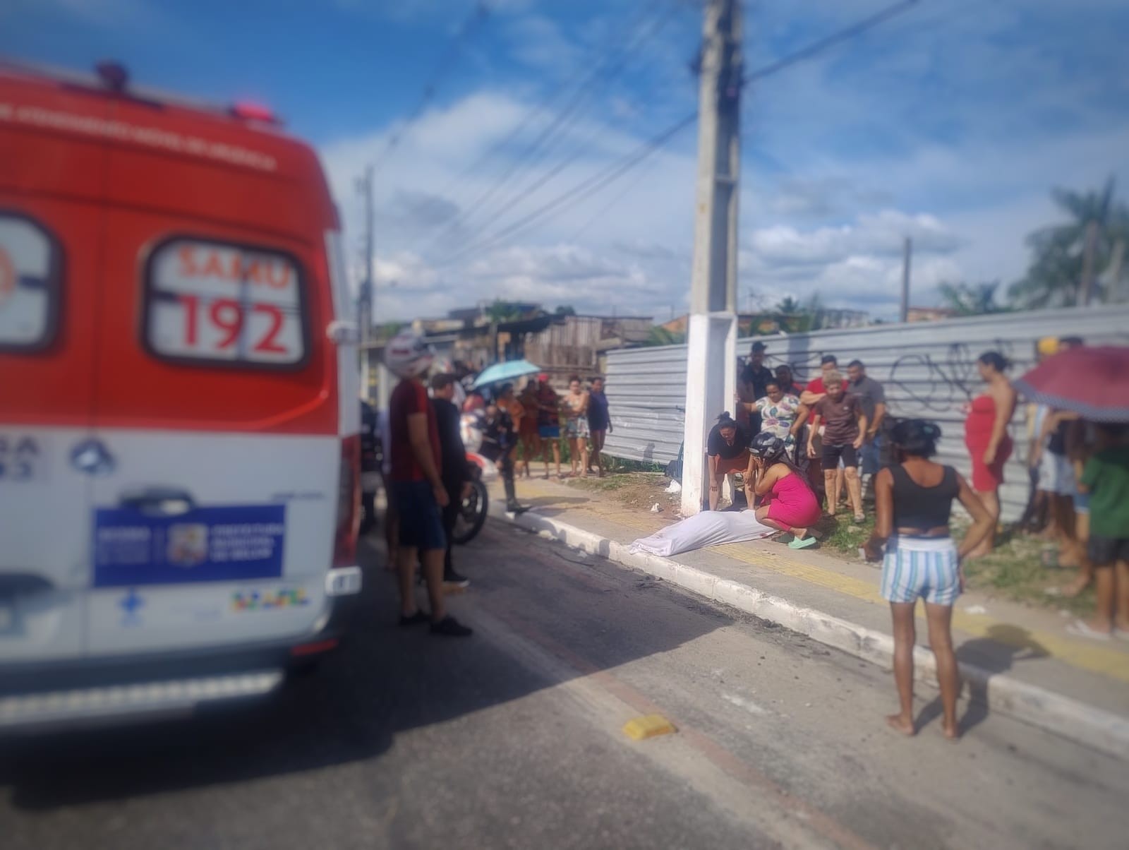 Passageira morre e motociclista fica gravemente ferido após acidente em Belém