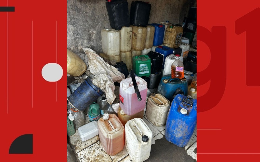 Mais de mil litros de combustível adulterado são encontrados em galpão no sul da Bahia — Foto: Polícia Militar