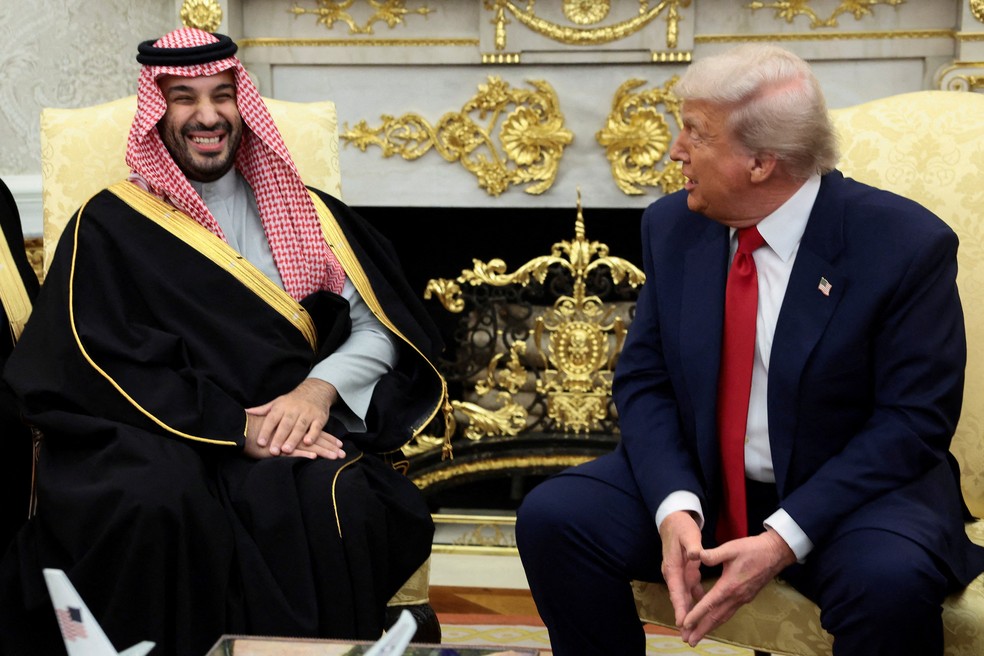 Trump com o príncipe herdeiro da Arábia Saudita — Foto: Reuters