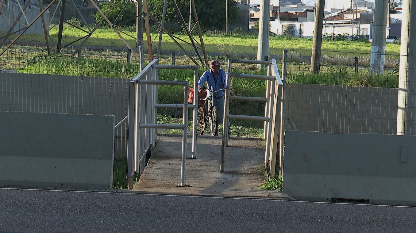 Moradores pedem passarela em trecho do Anel Viário Norte em Ribeirão Preto, SP