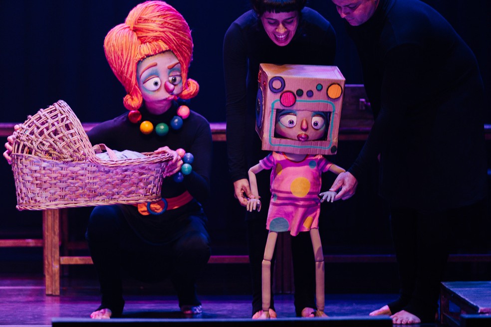 Espetáculo Azul, da Artesanal Cia. de Teatro (RJ) — Foto: Noelia Nájera/Divulgação