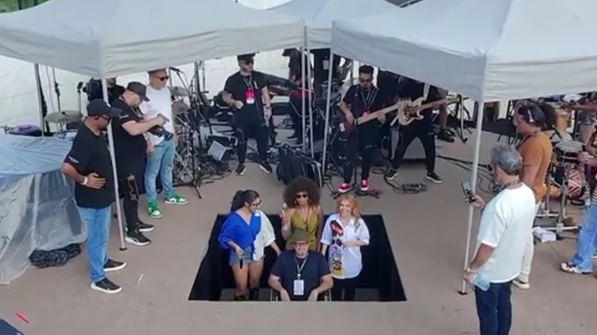 Joelma promete tacacá para Mariah Carey em ensaio inédito no palco flutuante do Amazônia Live em Belém