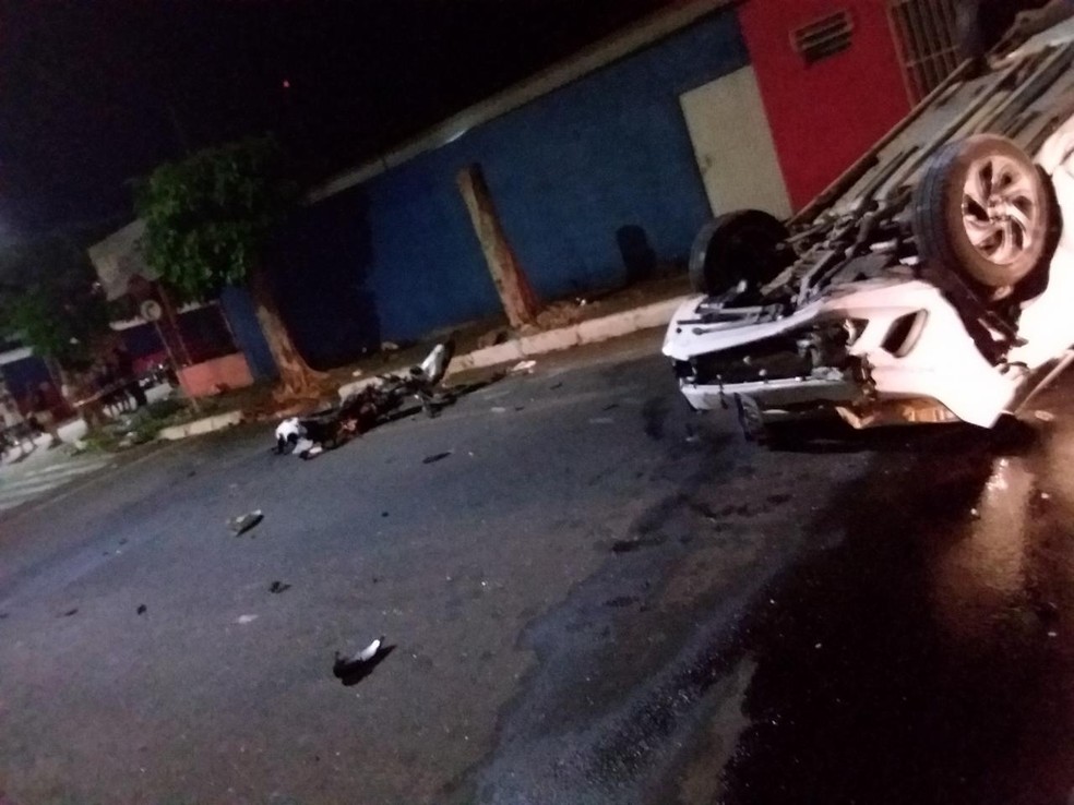 Acidente aconteceu em cruzamento de Araguaína — Foto: PM/Divulgação