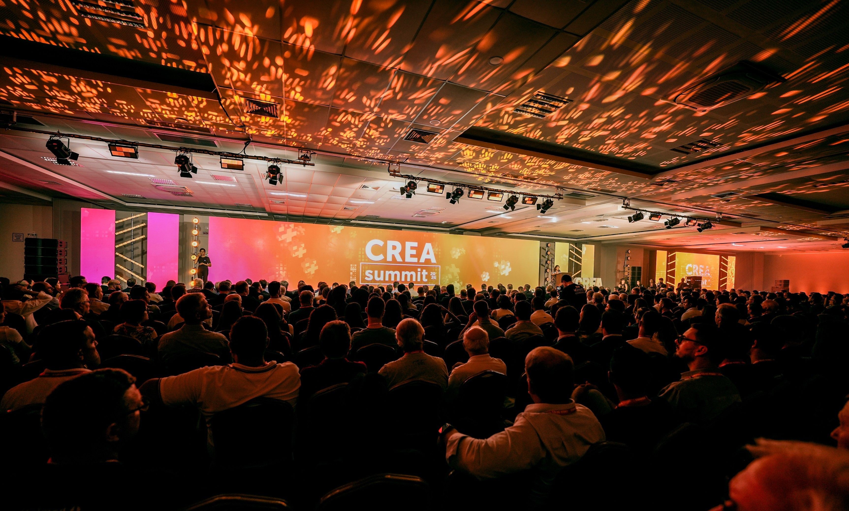 Mais de 3 mil profissionais debatem futuro da engenharia no CREA Summit em SC