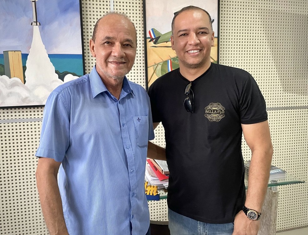 Rosano Taveira, ex-prefeito e ex-vereador de Parnamirim, ao lado do filho, Taveira Júnior, deputado estadual — Foto: Redes sociais