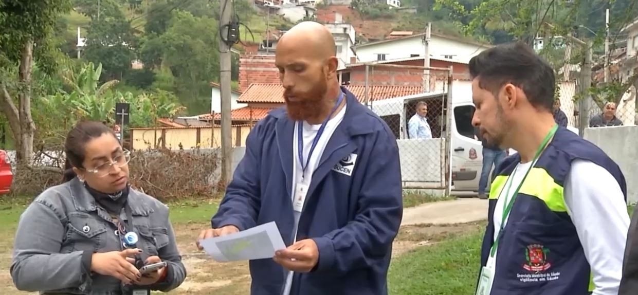 Agentes epidemiológicos inspecionam casas em Santa Isabel após caso de leishmaniose