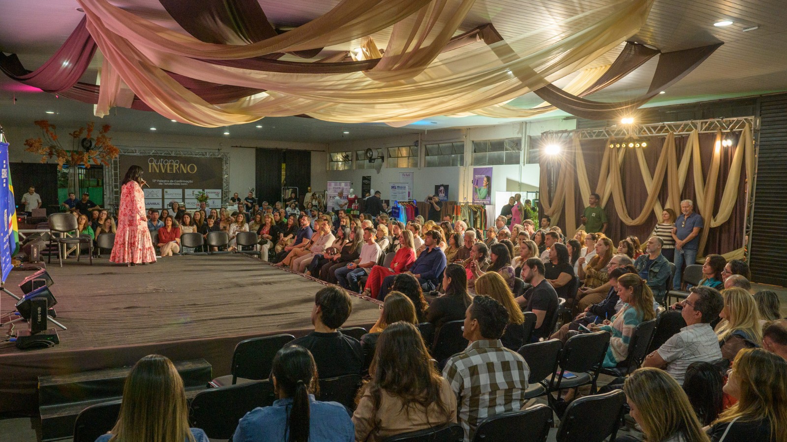 Tendências Outono/Inverno 2026 são apresentadas em Jacutinga por Cecília Seibel