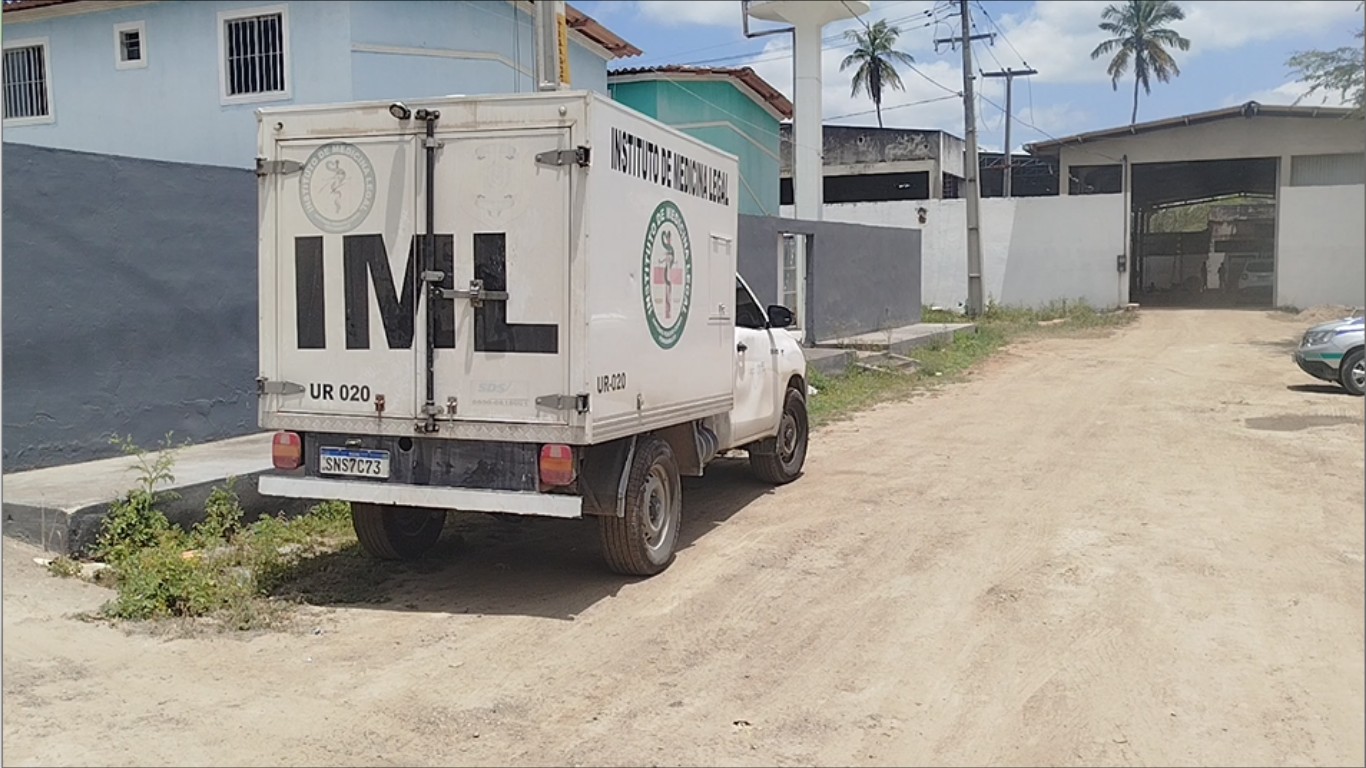 Mulher é assassinada com aproximadamente 60 facadas em Caruaru