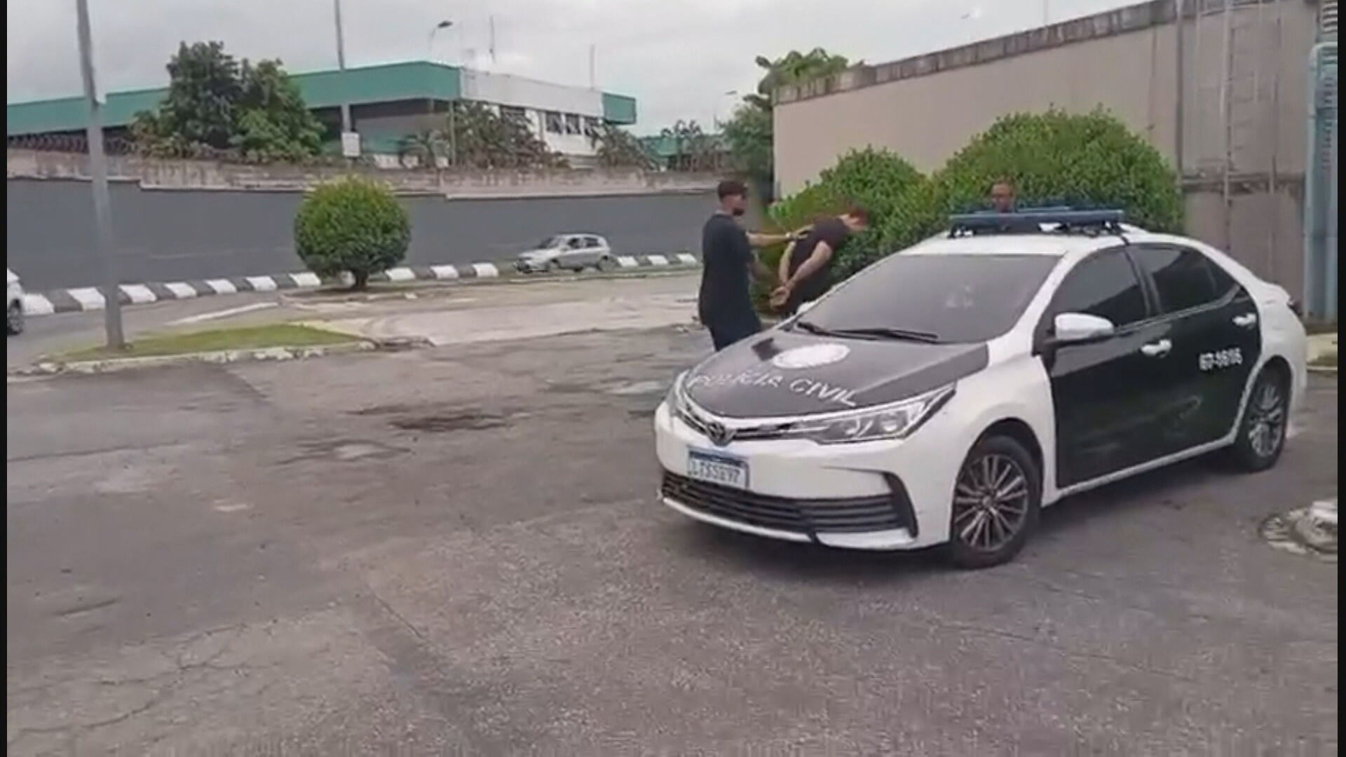 Homem é preso em shopping de Duque de Caxias por importunação sexual contra menor