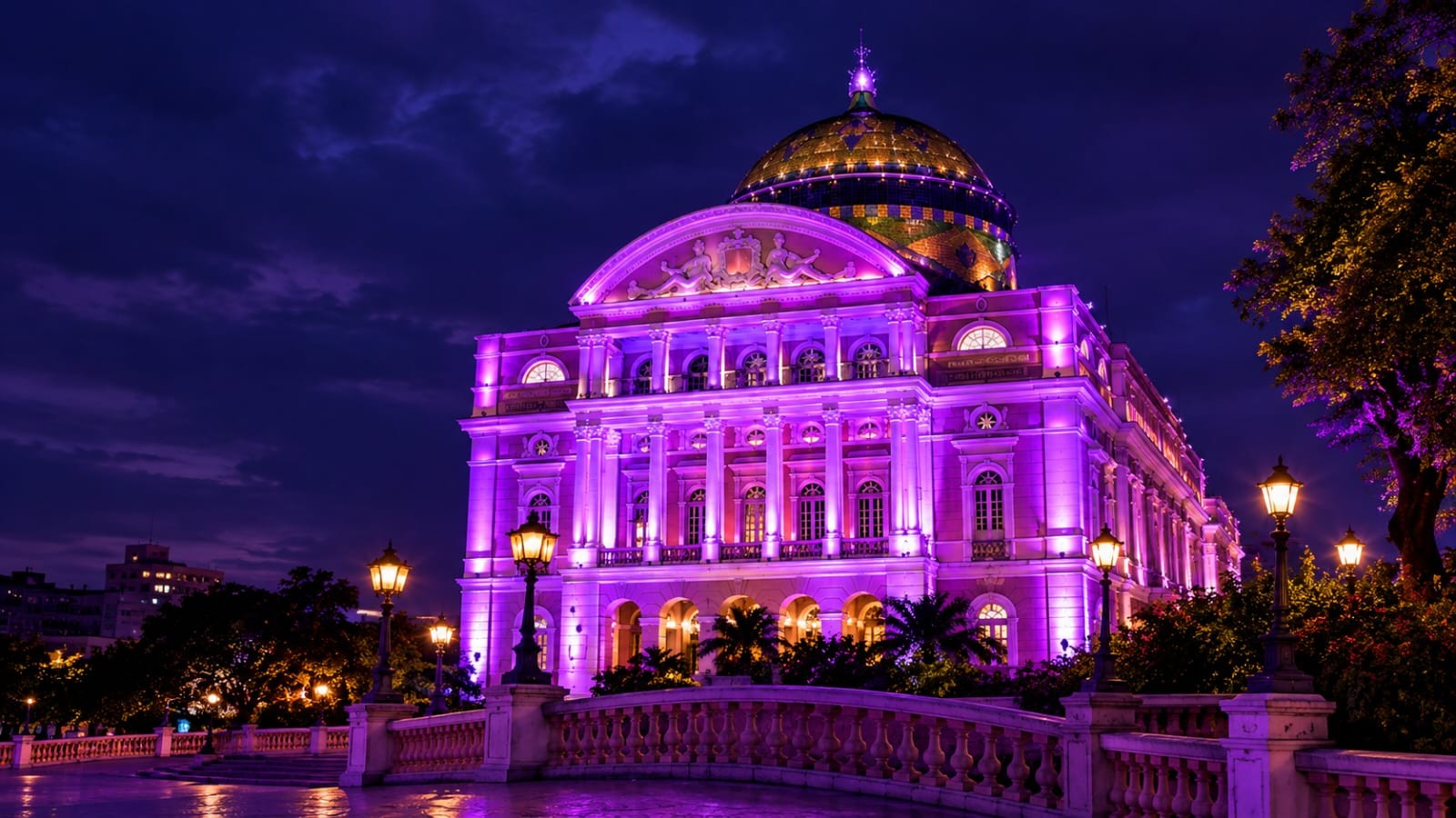 Atualização: Teatro Amazonas e Ponte Rio Negro recebem iluminação roxa em homenagem ao grupo sul-coreano BTS