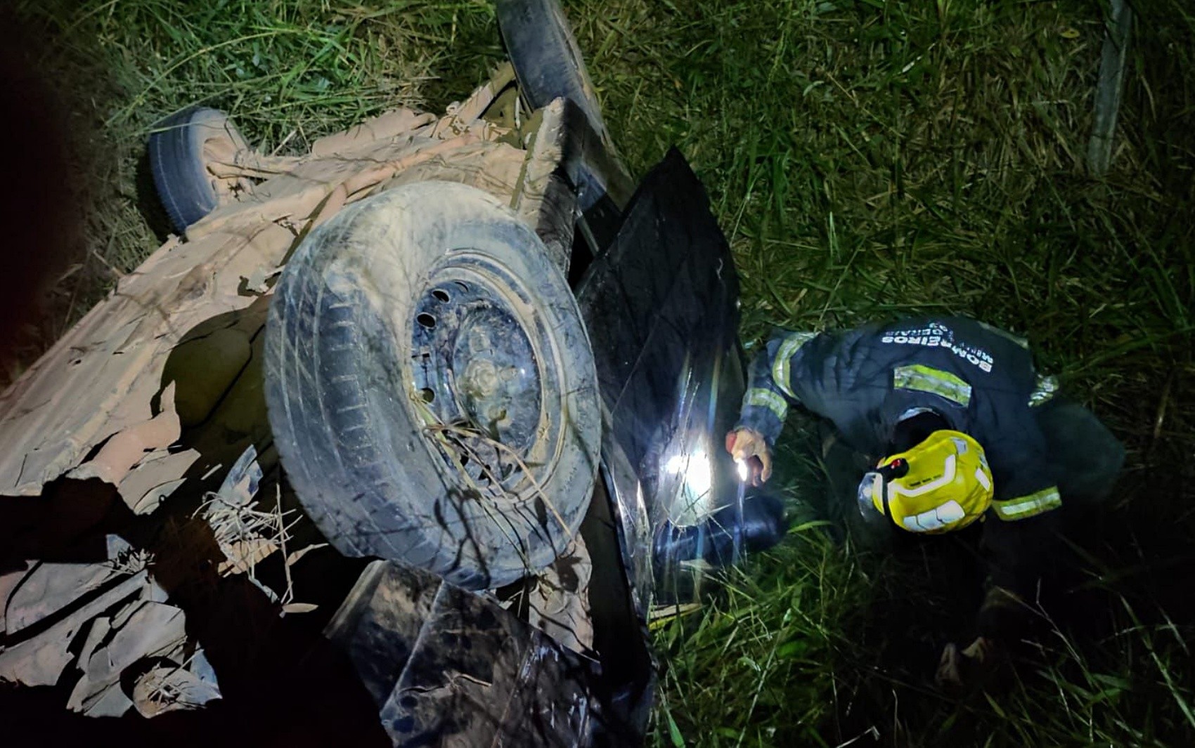 Homem de 61 anos morre após capotamento de carro na BR-369, entre Campo Belo e Aguanil