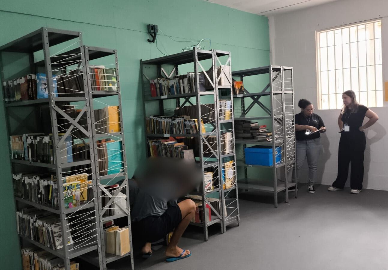 Estudantes criam plataforma para organizar biblioteca da Fundação Casa em Itapetininga: 'Me trouxe muitos conhecimentos', diz adolescente