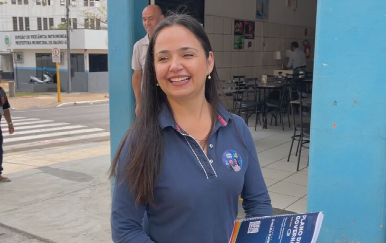 Candidata à Prefeitura de Bauru, Chiara Ranieri conversa com eleitores no Calçadão da Batista e destaca obras de revitalização do Centro