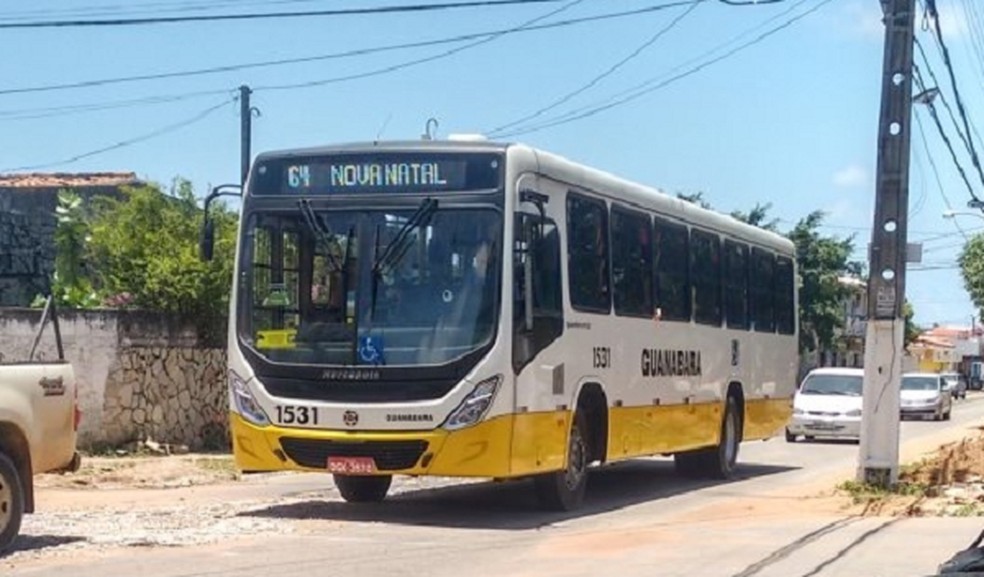 Linha de ônibus N-64 passa a contar com viagens via Praia do Meio, em Natal — Foto: Allyson Costa