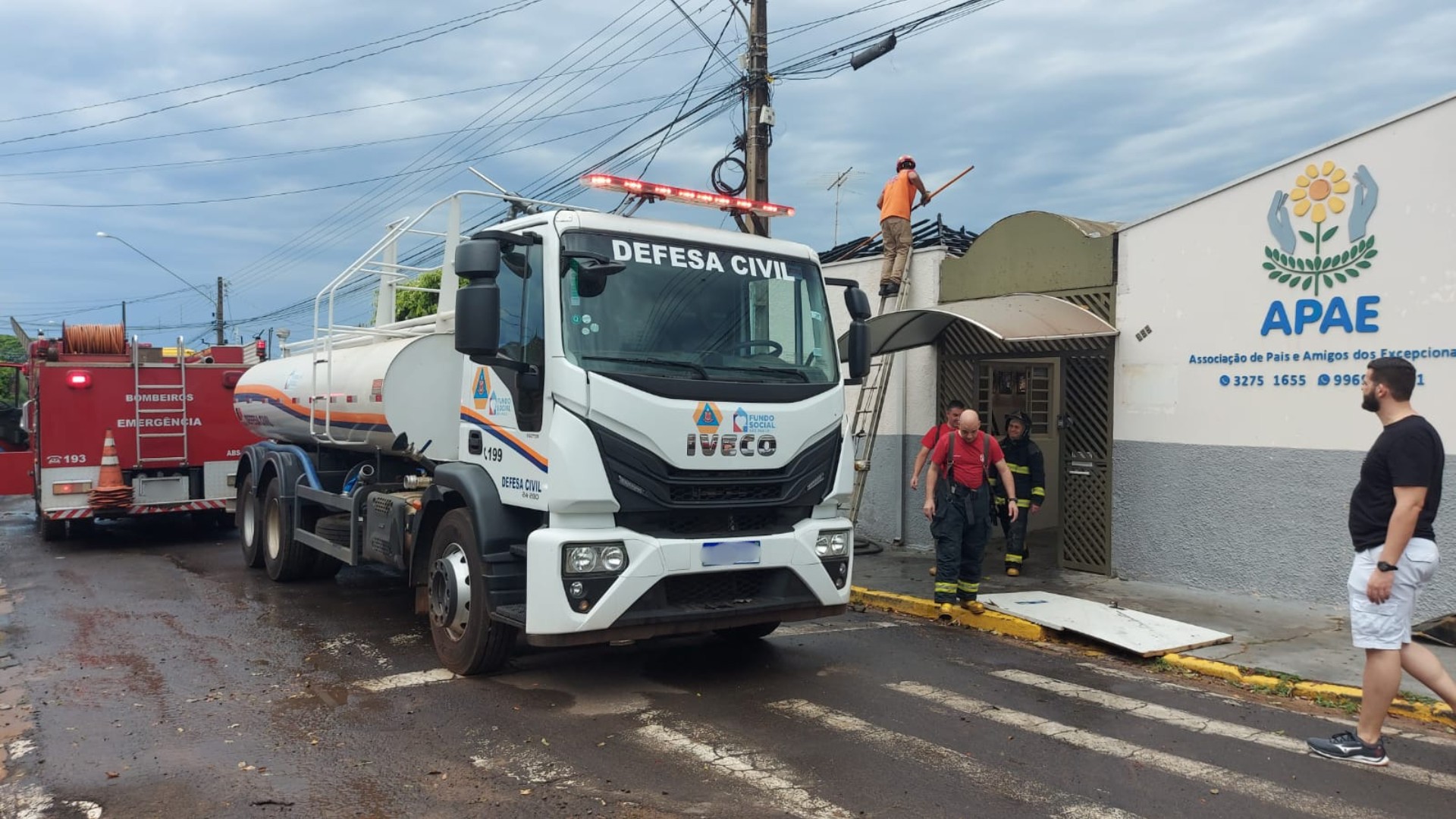 Incêndio atinge prédio da Apae de Martinópolis e danifica cinco salas