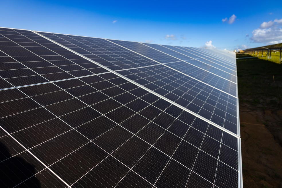 Ao optar pelo LIVREE, consumidor continua recebendo energia pela mesma rede - sem obras e sem instalação de equipamentos — Foto: Atiaia Renováveis