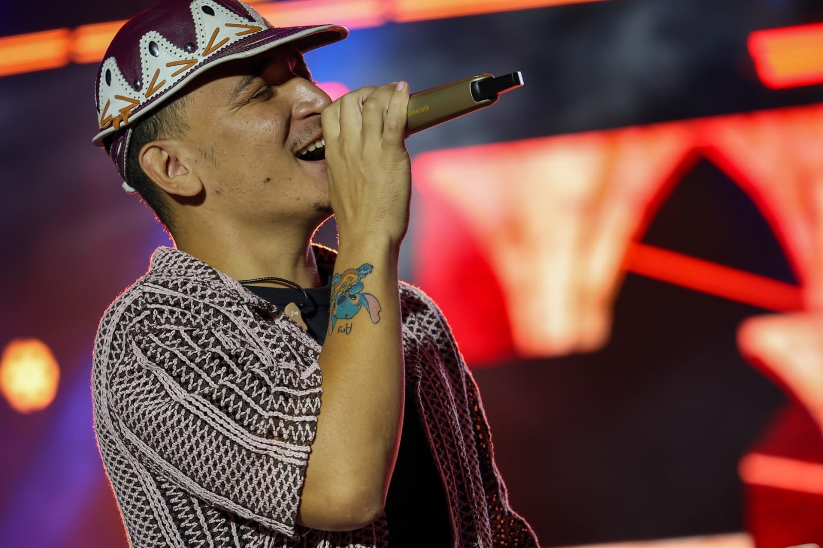 João Gomes betovert het publiek op de eerste avond van het festival — Foto: Laécio Lacerda